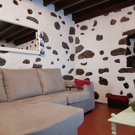 Join Our Relaxed House Near The Beach - Mosteiros มอสเตรอส ภายนอก รูปภาพ