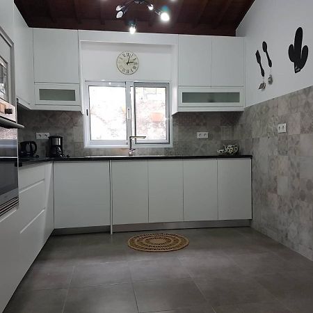 Join Our Relaxed House Near The Beach - Mosteiros มอสเตรอส ภายนอก รูปภาพ