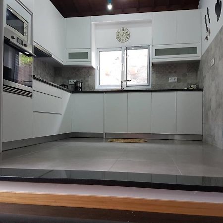 Join Our Relaxed House Near The Beach - Mosteiros มอสเตรอส ภายนอก รูปภาพ
