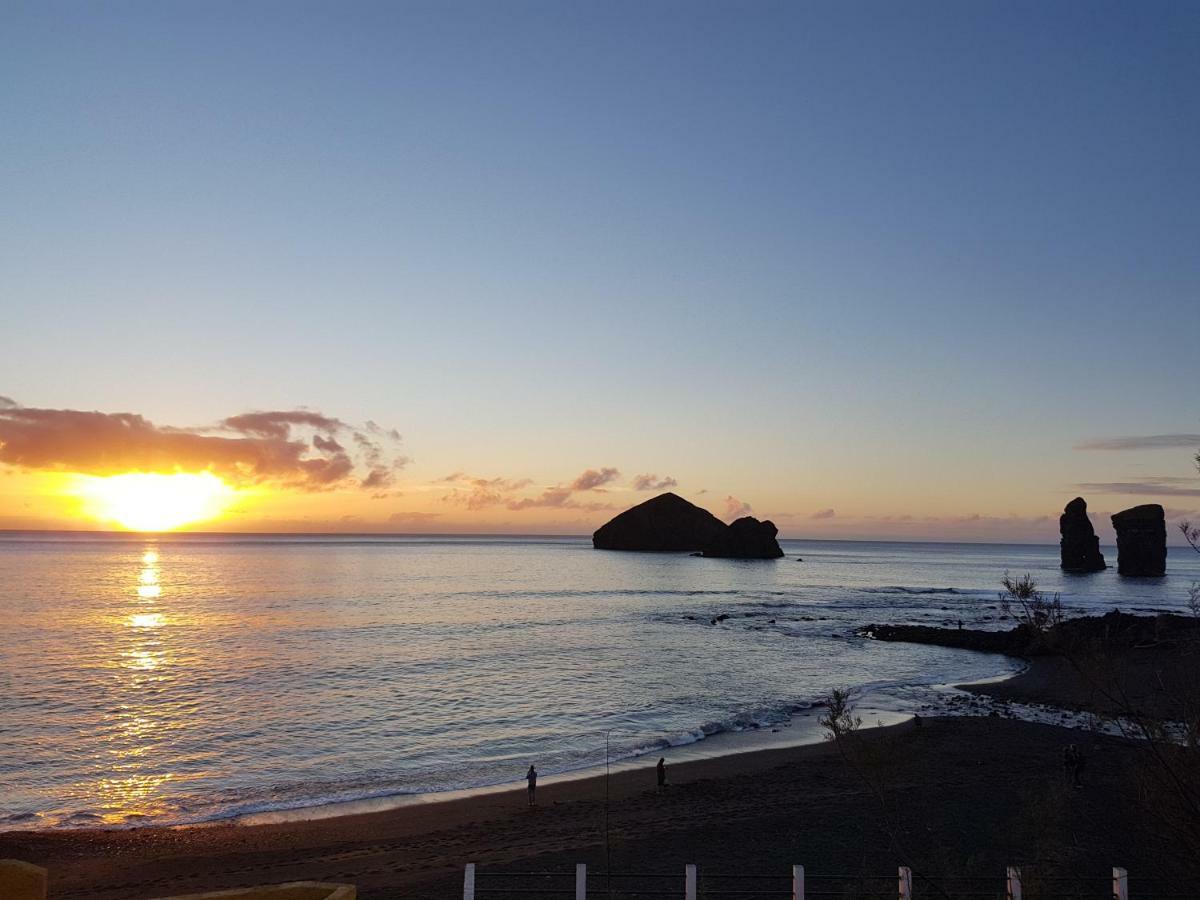 Join Our Relaxed House Near The Beach - Mosteiros มอสเตรอส ภายนอก รูปภาพ