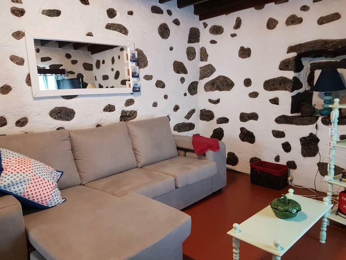 Join Our Relaxed House Near The Beach - Mosteiros มอสเตรอส ภายนอก รูปภาพ