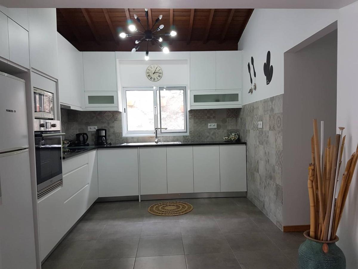 Join Our Relaxed House Near The Beach - Mosteiros มอสเตรอส ภายนอก รูปภาพ