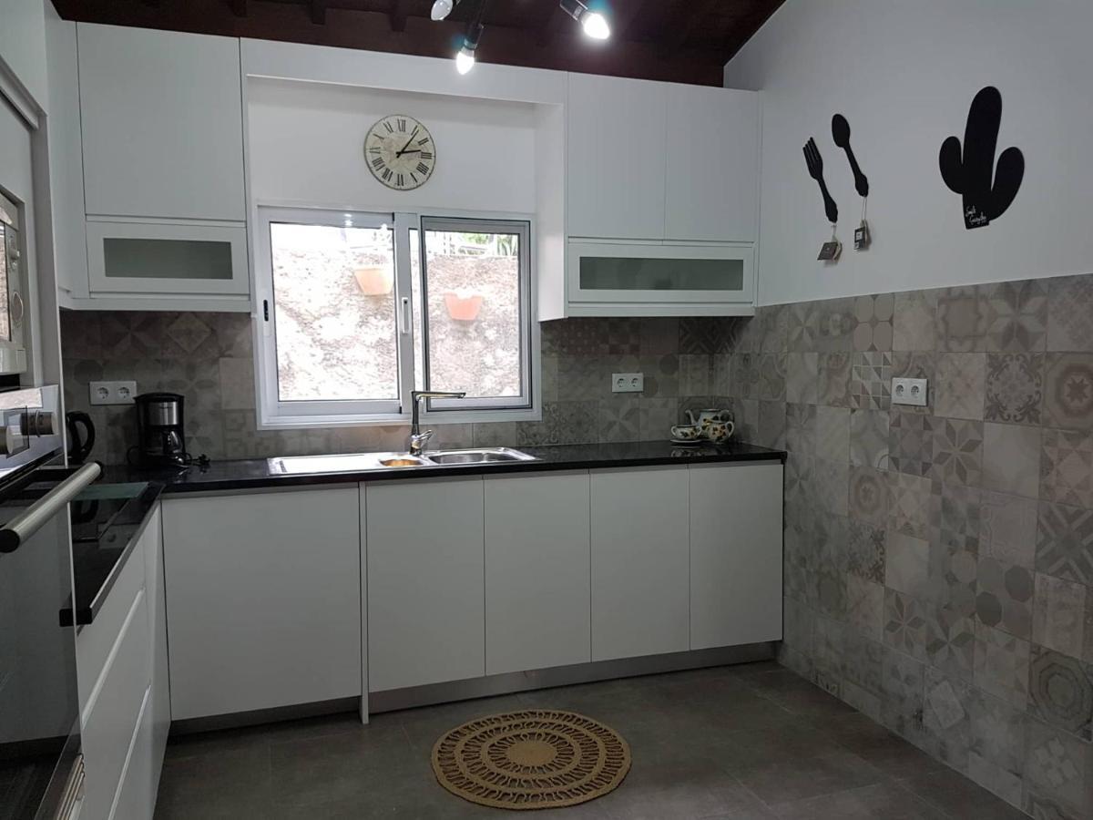 Join Our Relaxed House Near The Beach - Mosteiros มอสเตรอส ภายนอก รูปภาพ